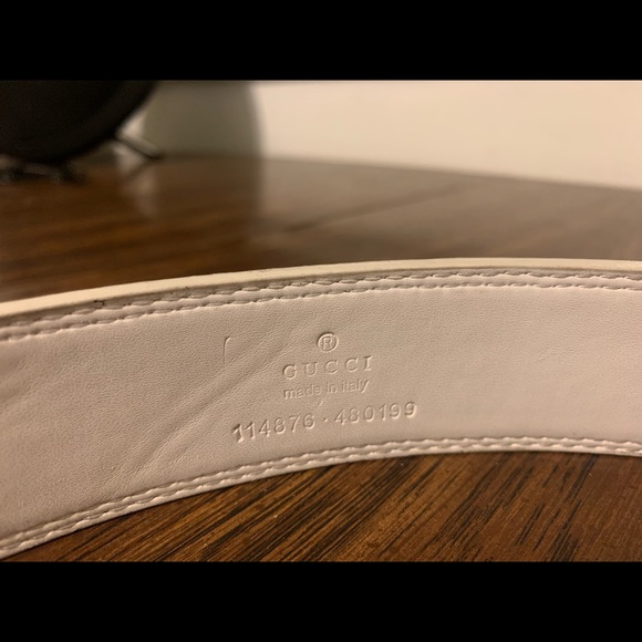 Designer brand Gucci belt in decent condition - Picture 2 of 3